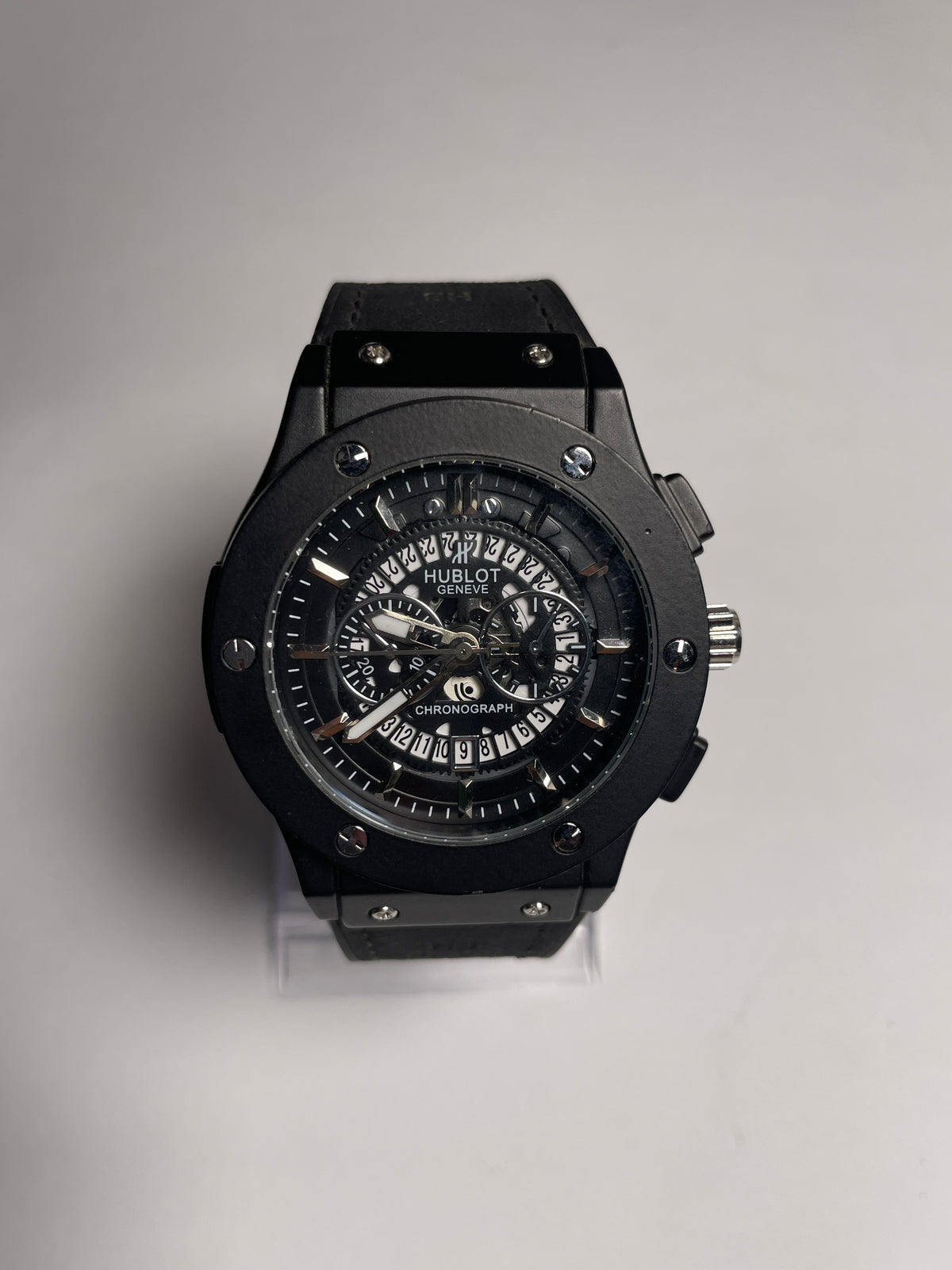 Classic Fusion Black Magic – Bold Minimalism